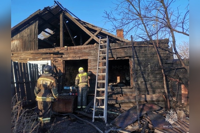 Мужчина погиб при пожаре жилого дома в поселке Восточный