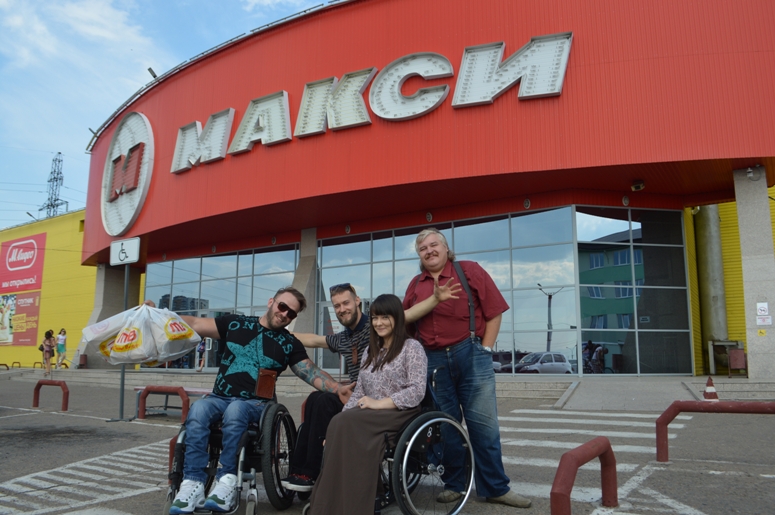 Участники автопробега АМИО обсудили в Чите вовлечение в бизнес молодых инвалидов
