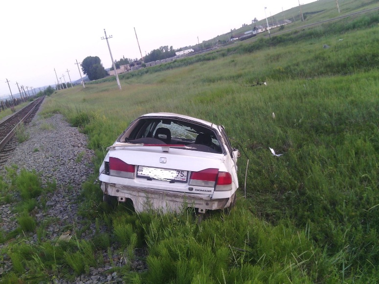 Водитель Isuzu вылетел с трассы и погиб на месте аварии в Забайкалье