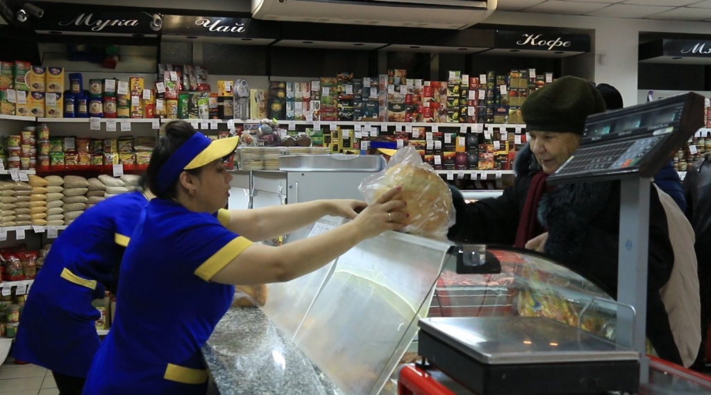 В Краснокаменске предприниматели бесплатно раздают хлеб пенсионерам