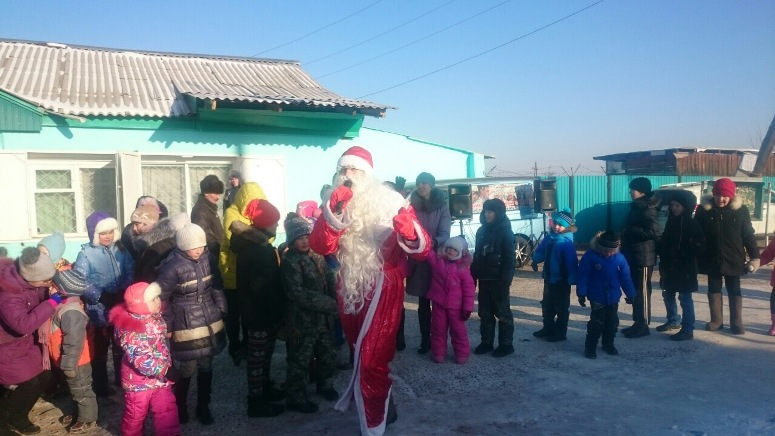 Депутат Катушев устроил праздник для детворы посёлка ЧЭС