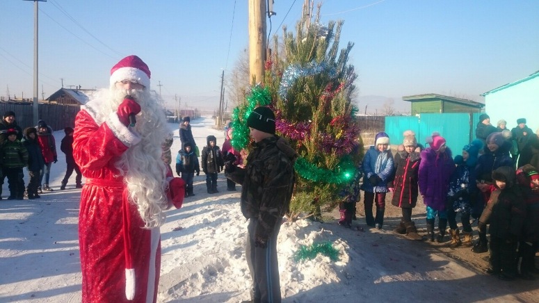 Депутат Катушев устроил праздник для детворы посёлка ЧЭС